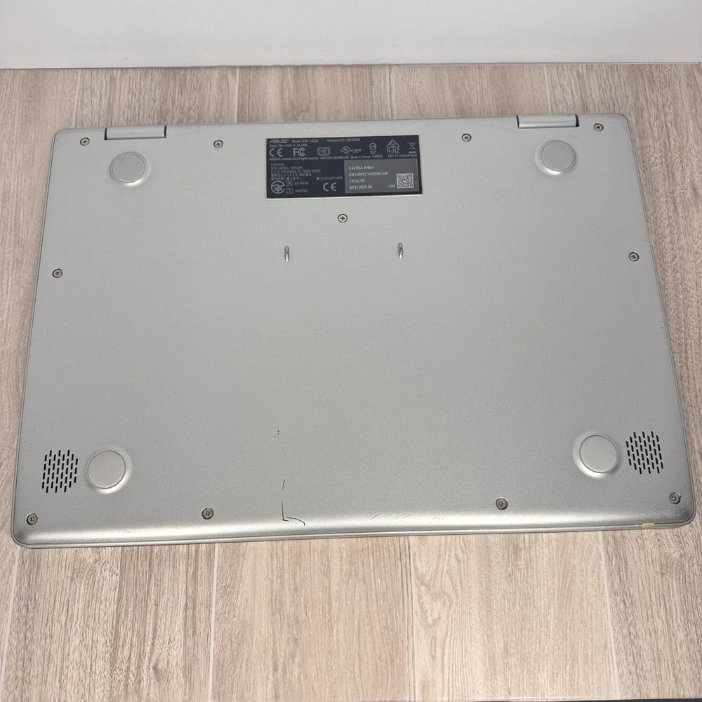 ASUS Chromebook C423NA 14‎ Laptop Silver 4GB RAM 32GB SSD WiFi Ready